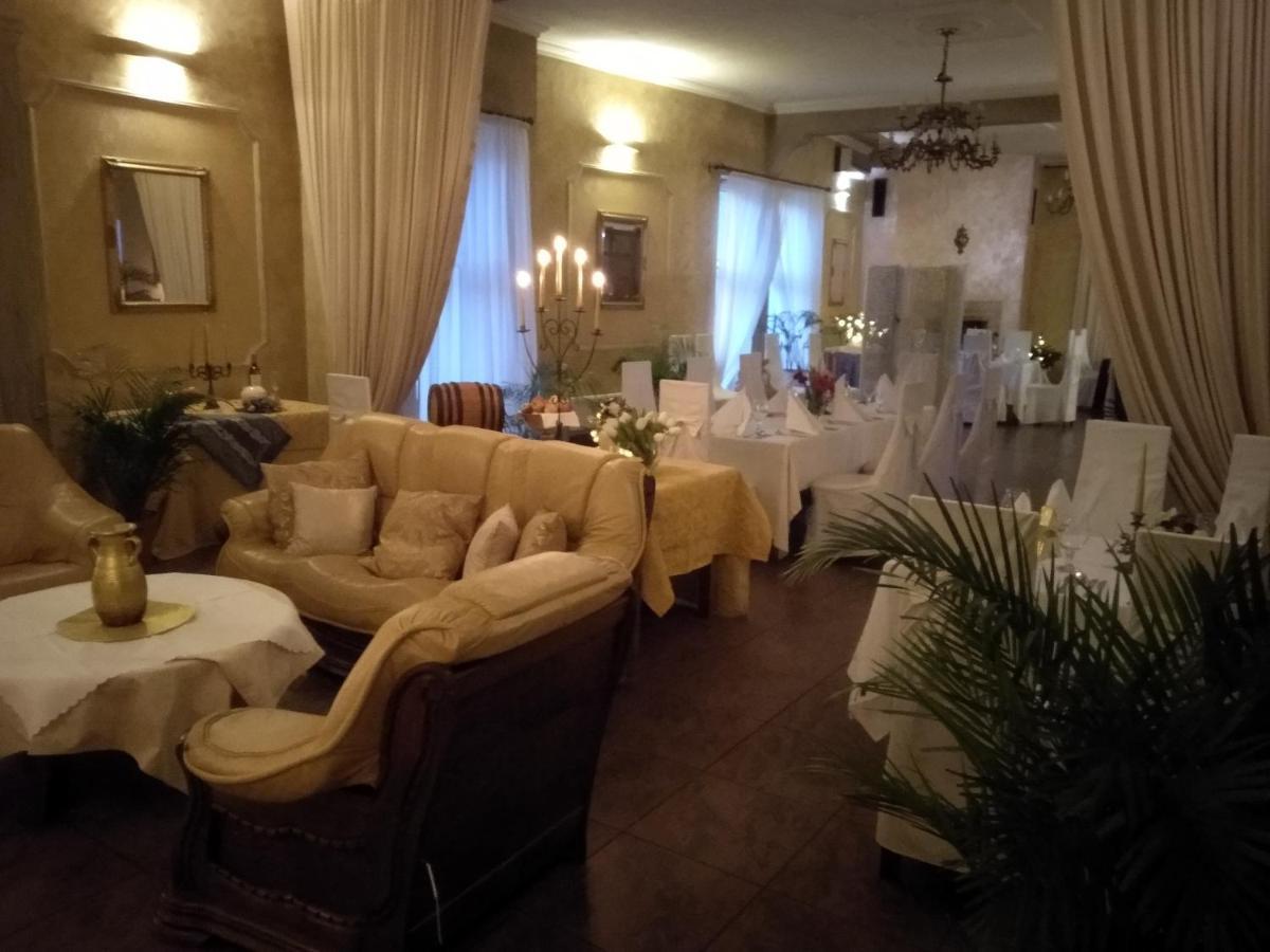 Hotel Polak Замосць Экстерьер фото